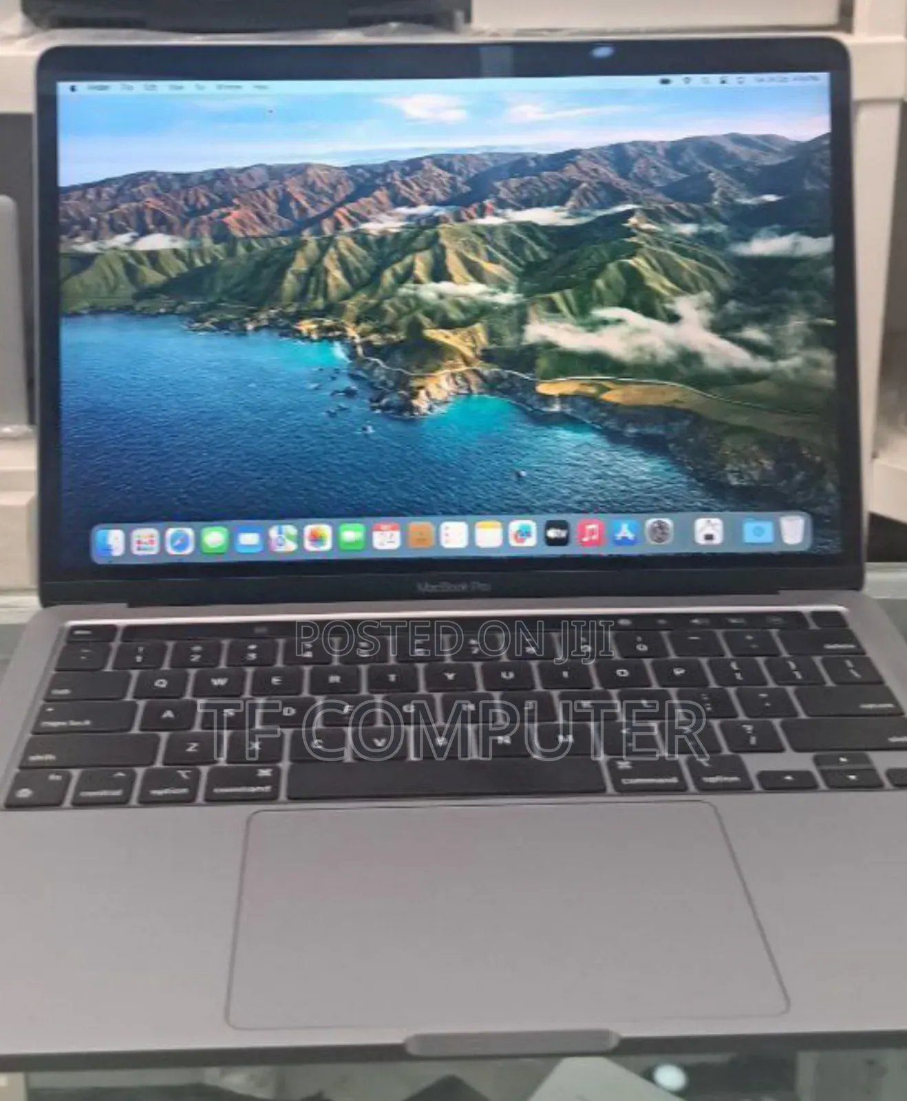 New Laptop Apple MacBook Pro 2020 M1 8GB Apple M1 Pro SSD 256GB