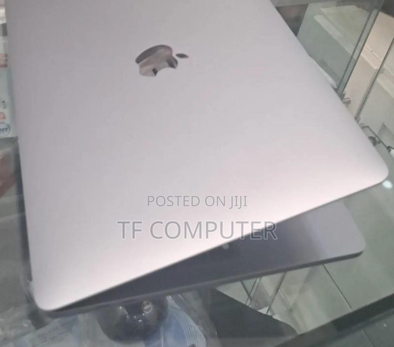New Laptop Apple MacBook Pro 2020 M1 8GB Apple M1 Pro SSD 256GB
