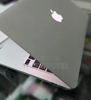 New Laptop Apple MacBook Pro 2015 8GB Intel Core I5 SSD 512GB