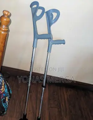 Photo - Standard Crutches፪目forearm Adjustable Aluminum Crutch