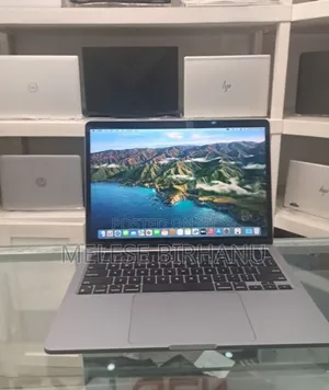 Photo - New Laptop Apple MacBook Pro M1 8GB Apple M1 Pro SSD 256GB