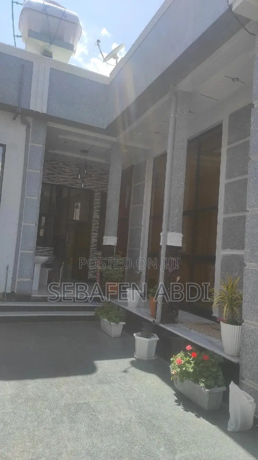 Furnished 4bdrm House in L-Shape House, East Shewa for sale