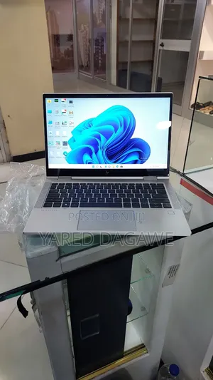 New Laptop HP EliteBook 830 G8 16GB Intel Core I5 SSD 512GB