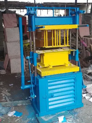 ጥርት ያለ ጠርዝ ያለው Grade A ወይም ደረጃ አንድ ብሎኬት በኃይል ጠቅጥቆ ያመርታል.