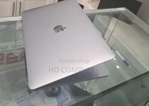 Photo - New Laptop Apple MacBook Pro M1 8GB Apple M1 SSD 256GB