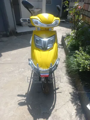 Photo - Motorcycle 2020 Yellow