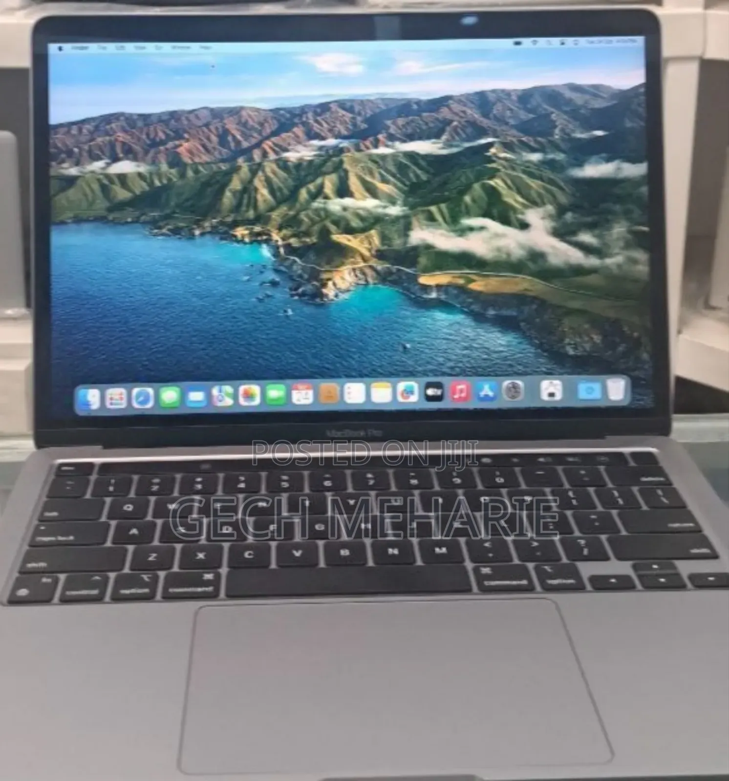 New Laptop Apple MacBook Pro 2020 M1 8GB Apple M1 Pro SSD 256GB