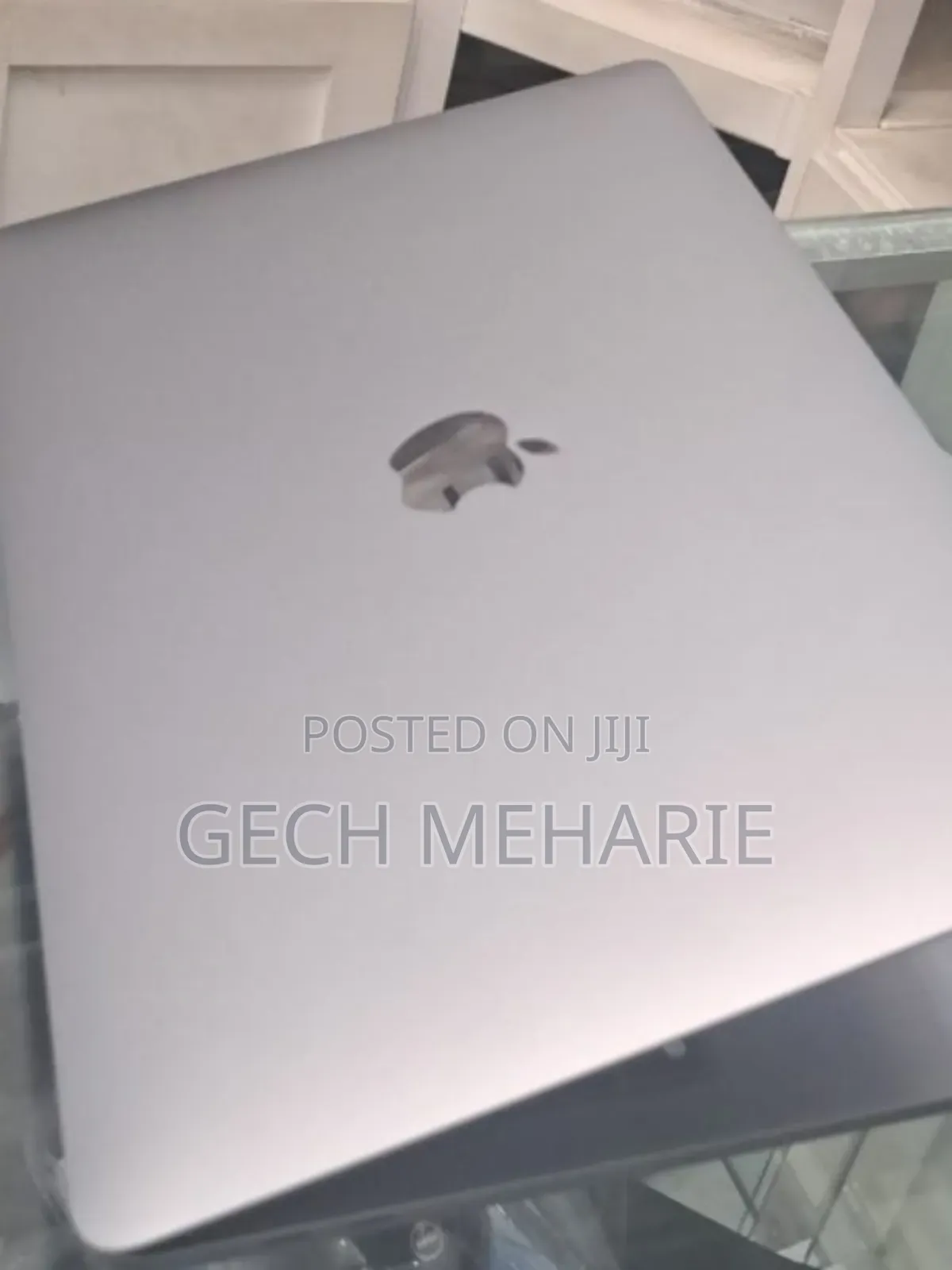 New Laptop Apple MacBook Pro 2020 M1 8GB Apple M1 Pro SSD 256GB