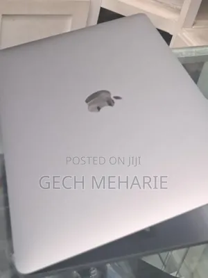 New Laptop Apple MacBook Pro 2020 M1 8GB Apple M1 Pro SSD 256GB