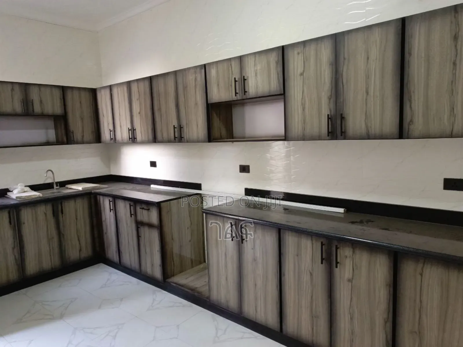 3bdrm Villa in የግል ቅንጡ ቪላ አያት አካባቢ, Bole for sale