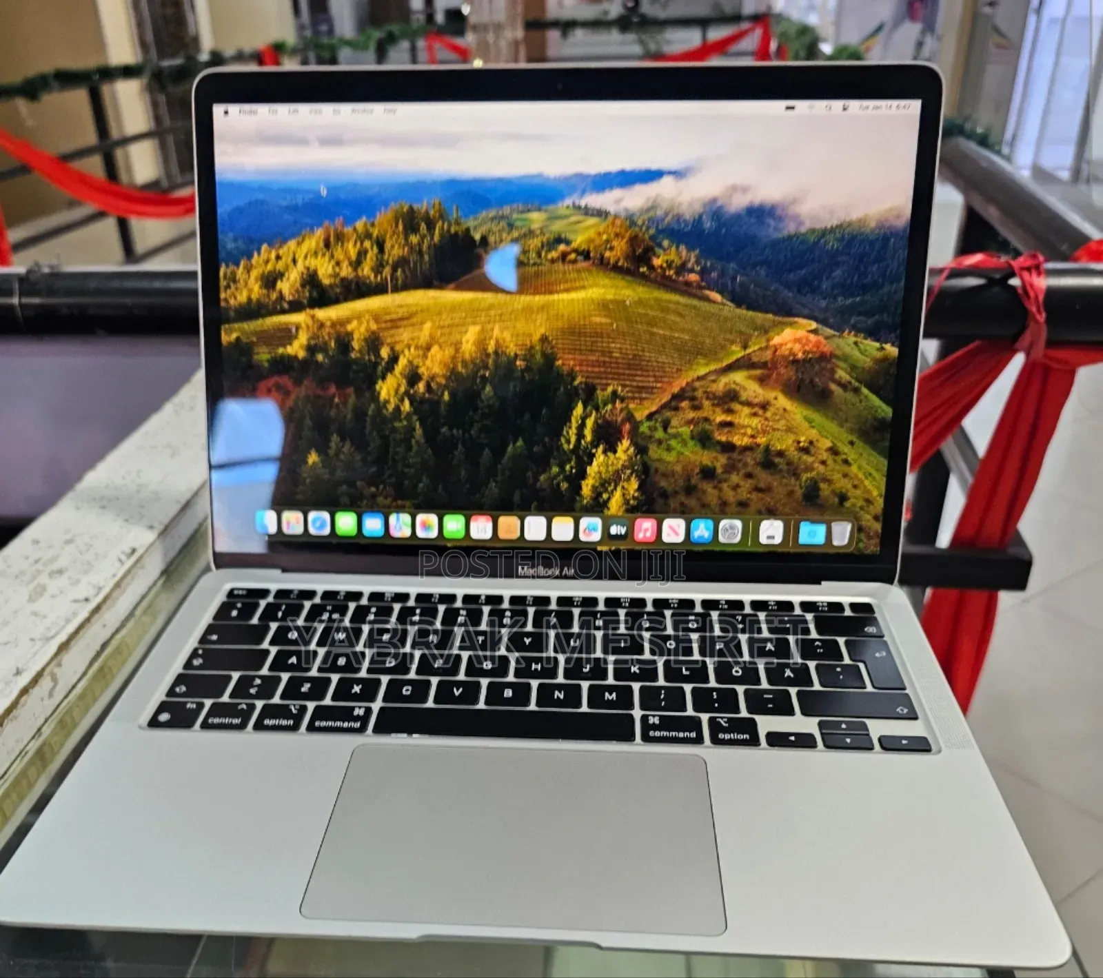 New Laptop Apple MacBook Air 2020 M1 8GB Apple M1 SSD 256GB
