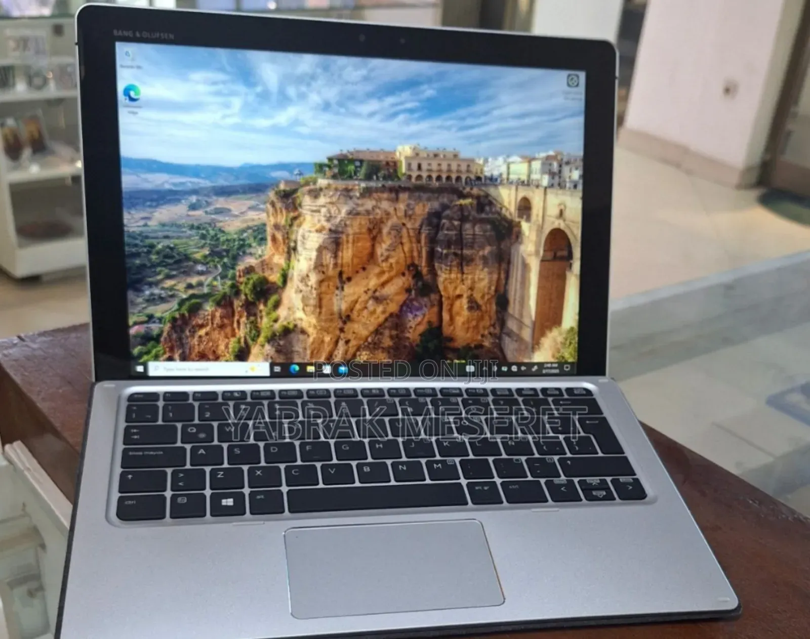 New Laptop HP X2 8GB Intel Core I5 SSD 256GB