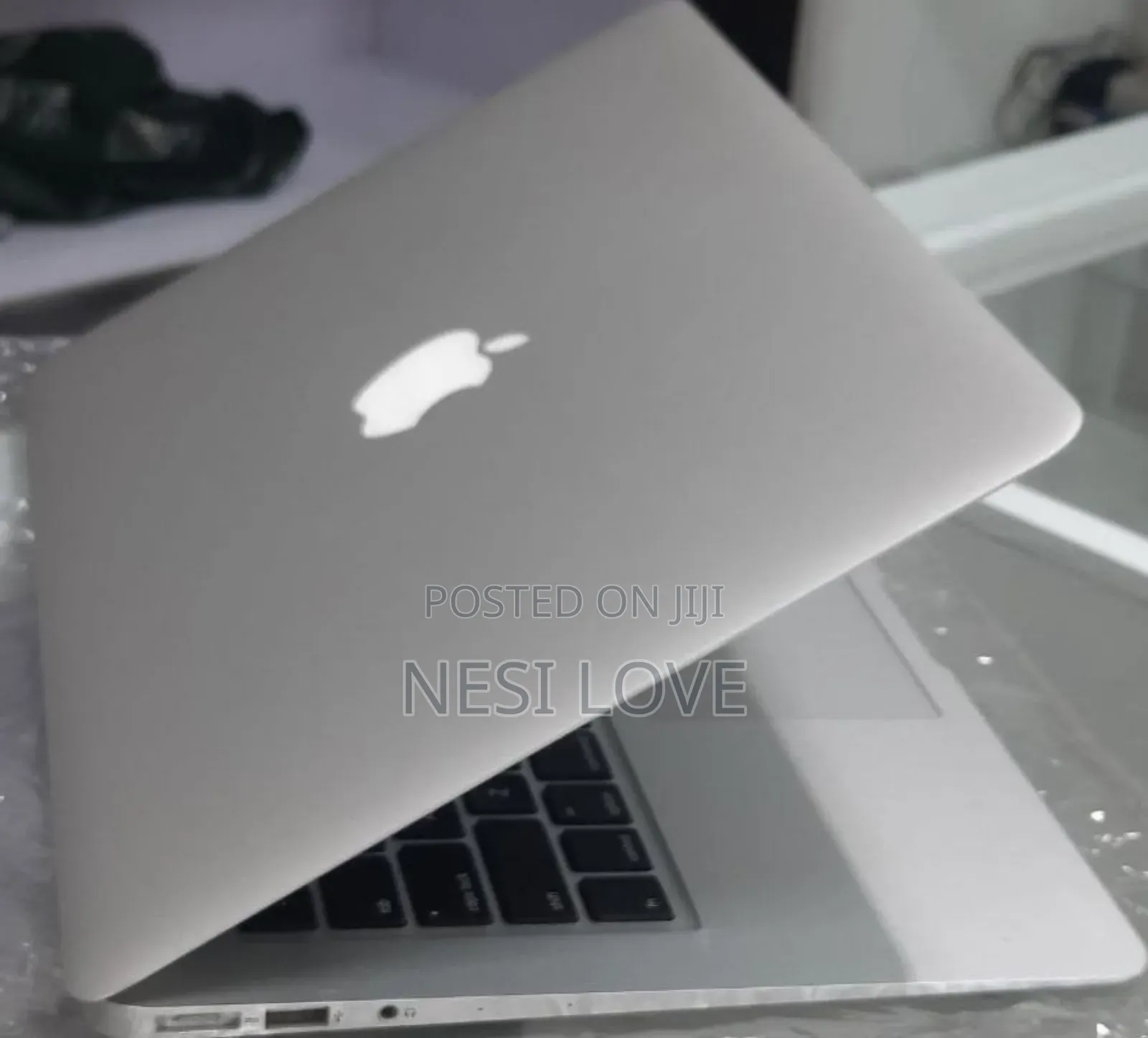 New Laptop Apple MacBook Air 2015 8GB Intel Core I5 SSD 256GB