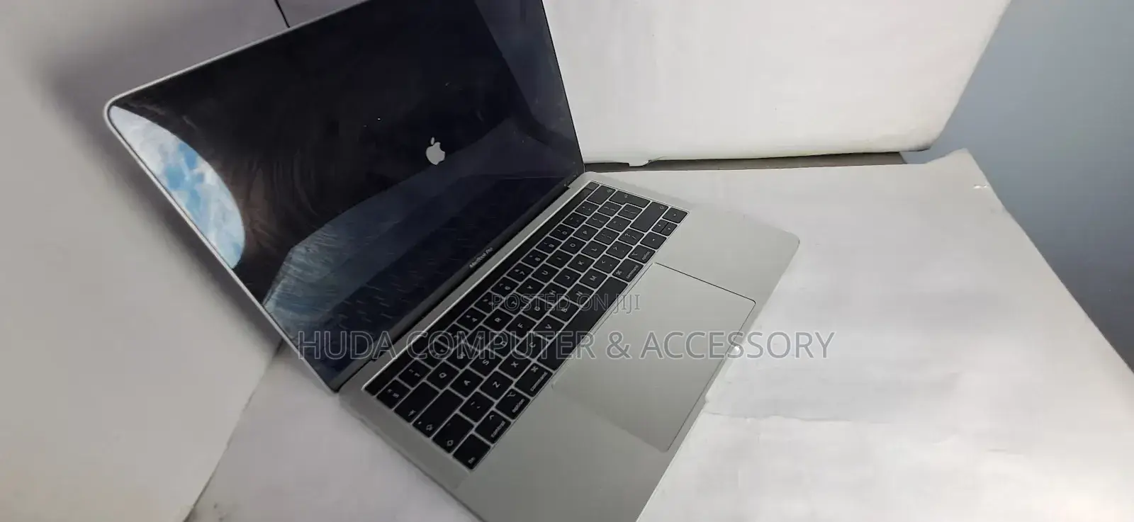 New Laptop Apple MacBook Pro 2017 256GB Intel Core I5 SSD 256GB