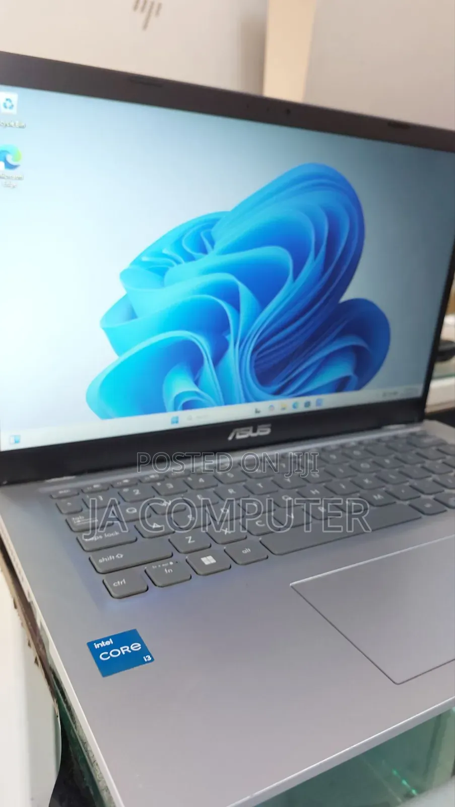 New Laptop Asus VivoBook 15 X505BA 8GB Intel Core I3 SSD 256GB