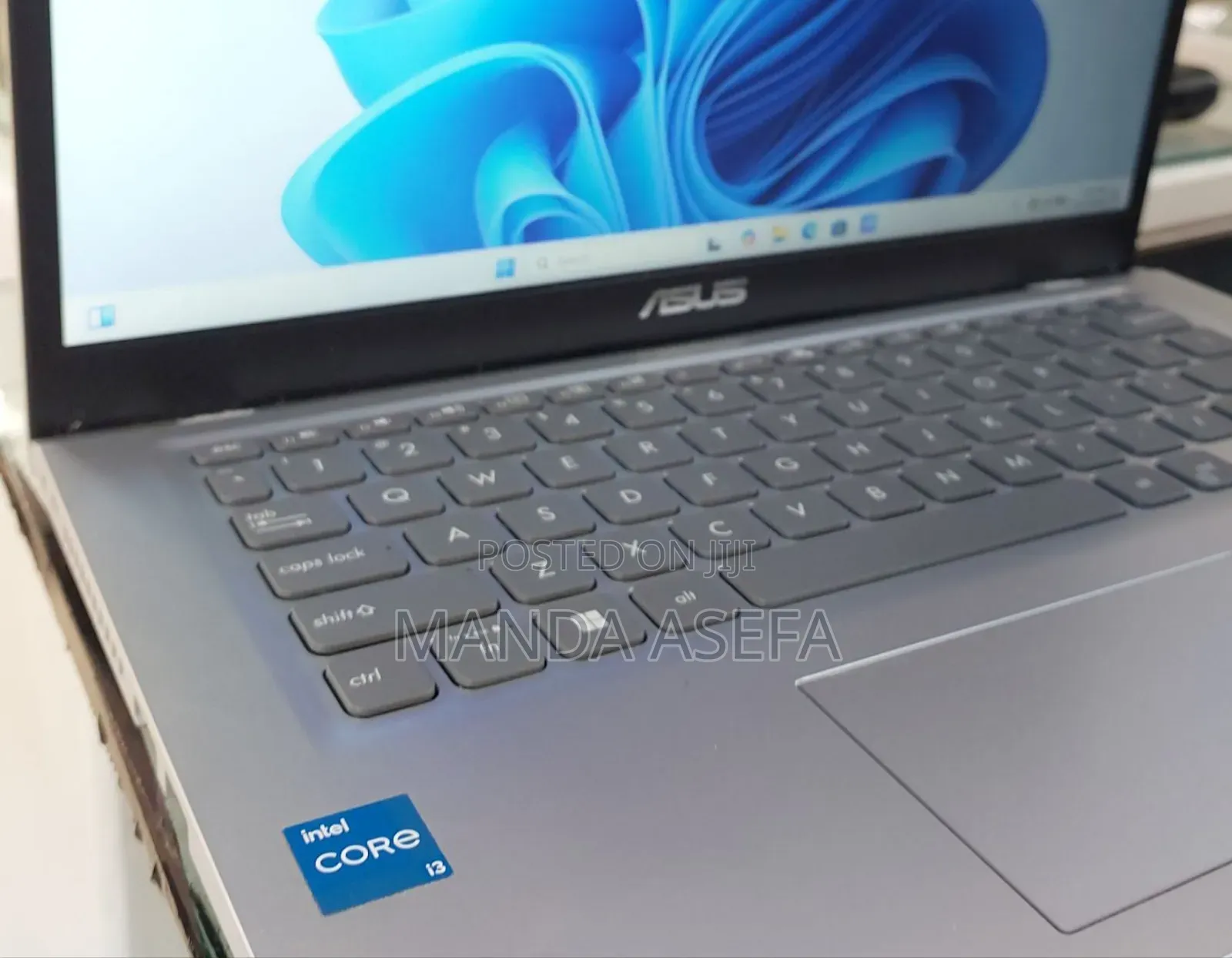 New Laptop Asus VivoBook 15 X505BA 8GB Intel Core I3 SSD 256GB