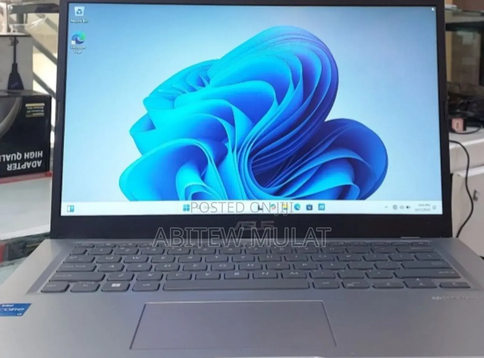 New Laptop Asus VivoBook V551LA 8GB Intel Core I3 SSD 256GB