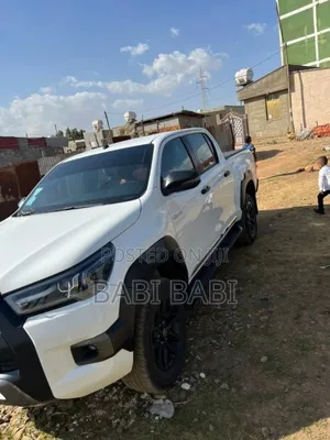 Toyota Hilux 2021 White