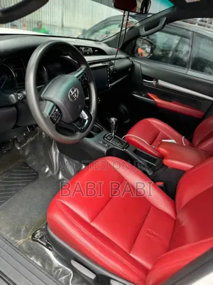 Toyota Hilux 2021 White