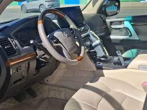 Toyota Land Cruiser 2010 Black