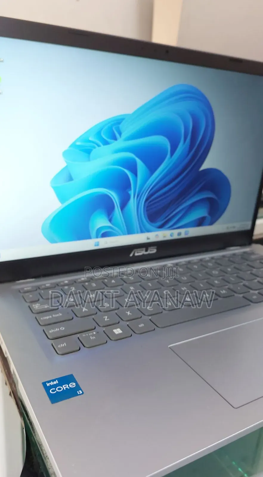 New Laptop Asus VivoBook 15 X505BA 4GB Intel Core I3 SSD 128GB