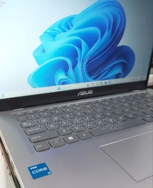 New Laptop Asus VivoBook 15 X505BA 8GB Intel Core I3 SSD 256GB