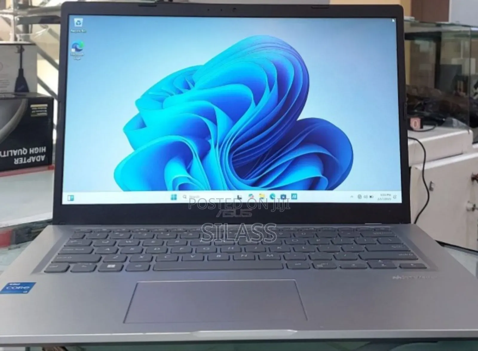 New Laptop Asus VivoBook 15 X505BA 8GB Intel Core I3 SSD 256GB