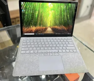 New Laptop Microsoft Surface 8GB Intel Core I5 SSD 256GB