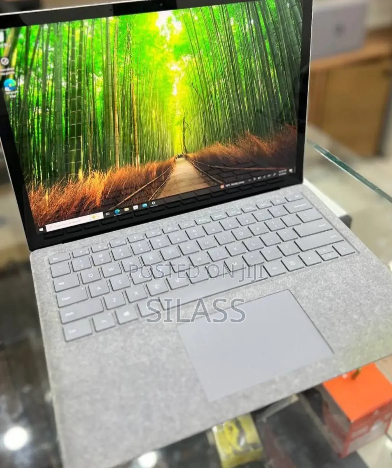 New Laptop Microsoft Surface 8GB Intel Core I5 SSD 256GB