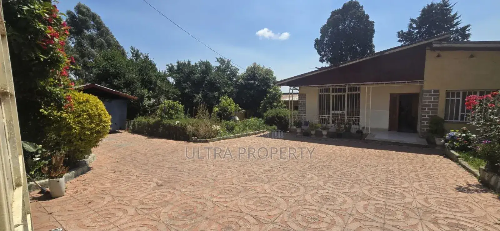 Furnished 3bdrm Villa in Bole for rent