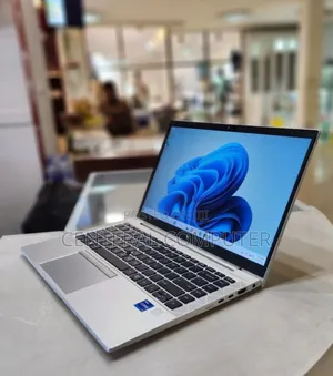 Photo - New Laptop HP EliteBook 830 16GB Intel Core I7 SSD 512GB