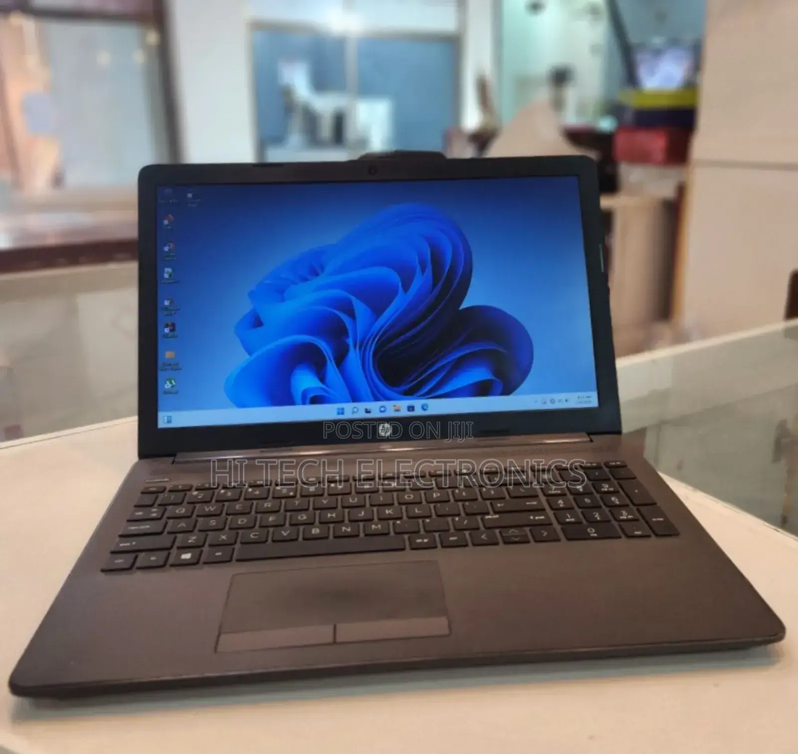 New Laptop HP Stream Notebook 8GB Intel Core I7 HDD 1T