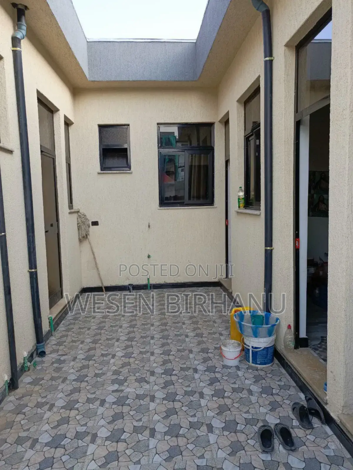 5bdrm Villa in የ ግል ቤት ነው, Addis Ketema for sale