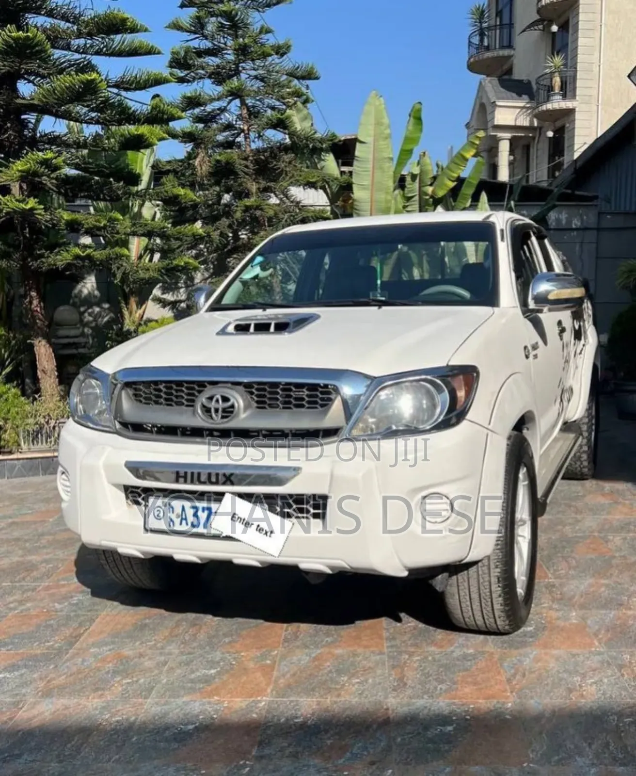 Toyota Hilux 2011 White