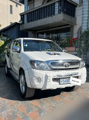 Toyota Hilux 2011 White
