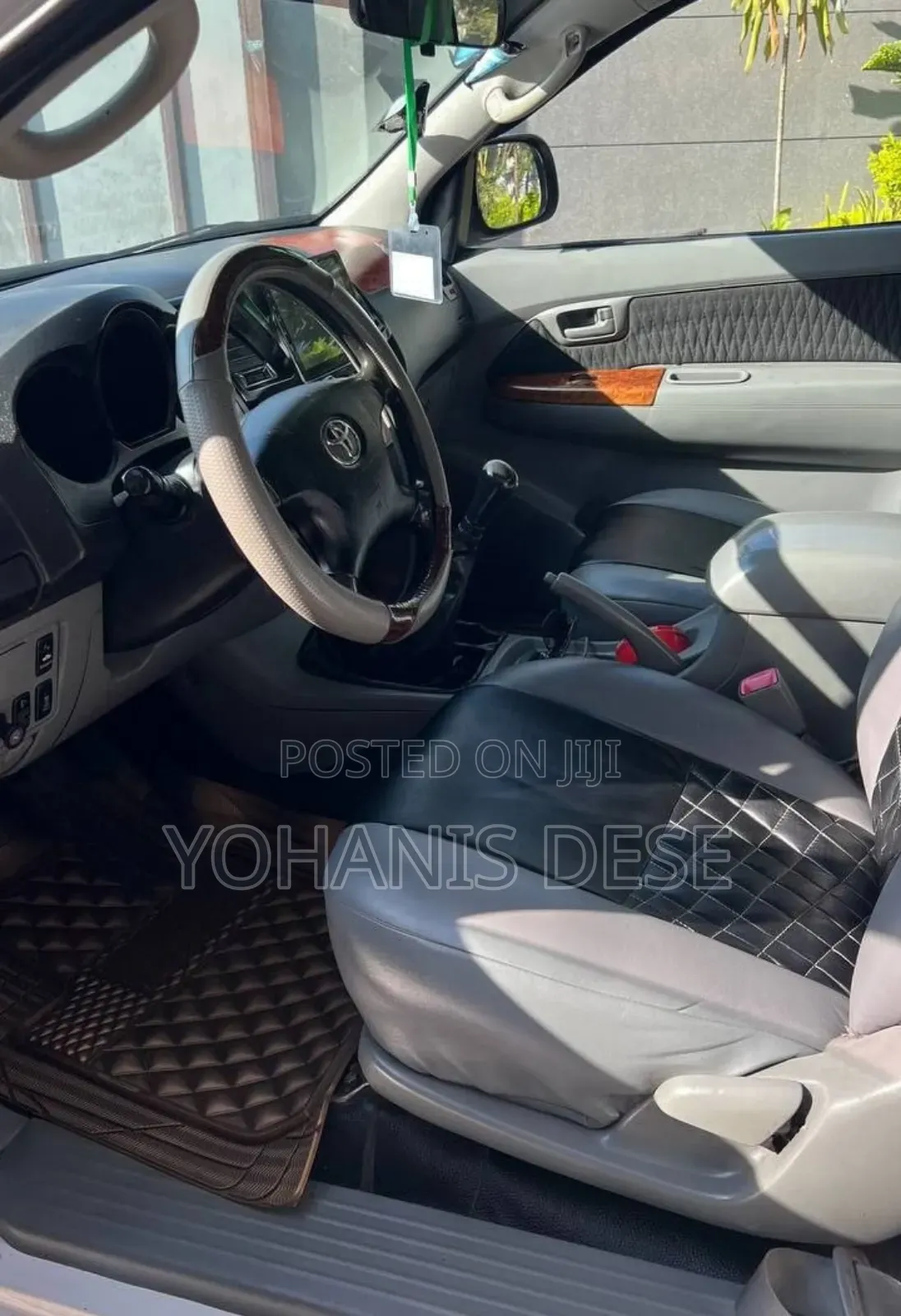 Toyota Hilux 2011 White