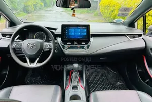 Toyota Corolla 2022 Silver