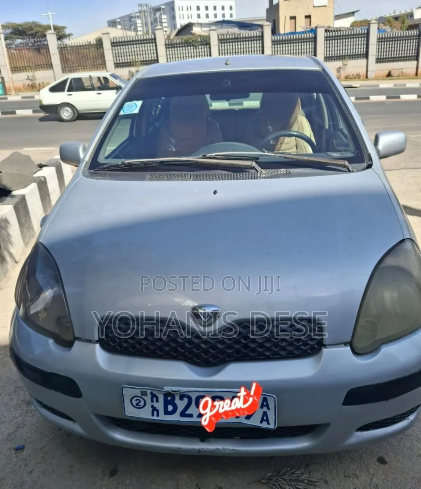 Toyota Vitz 2002 Silver