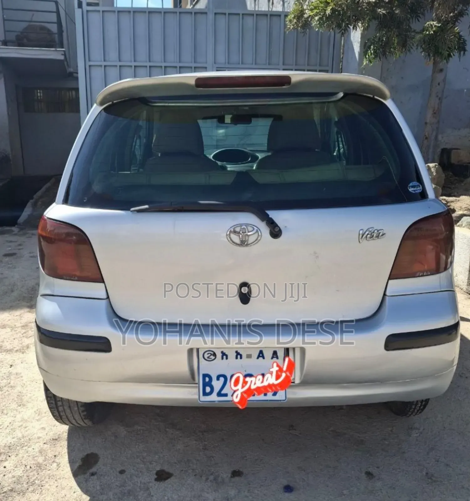 Toyota Vitz 2002 Silver