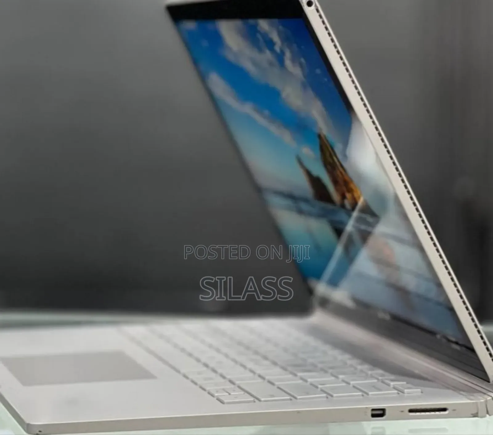 New Laptop Microsoft Surface 8GB Intel Core I5 SSD 256GB