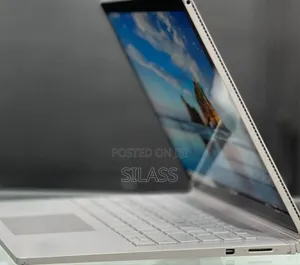 New Laptop Microsoft Surface 8GB Intel Core I5 SSD 256GB