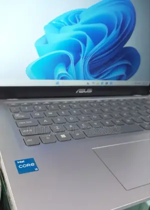 New Laptop Asus VivoBook 15 X505BA 8GB Intel Core I3 SSD 256GB