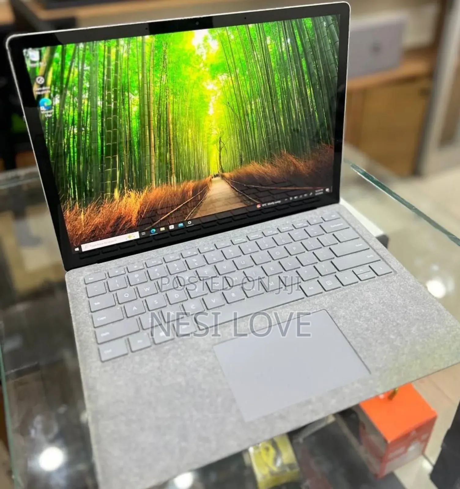 New Laptop Microsoft Surface 8GB Intel Core I5 SSD 256GB