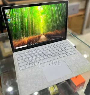 New Laptop Microsoft Surface 8GB Intel Core I5 SSD 256GB