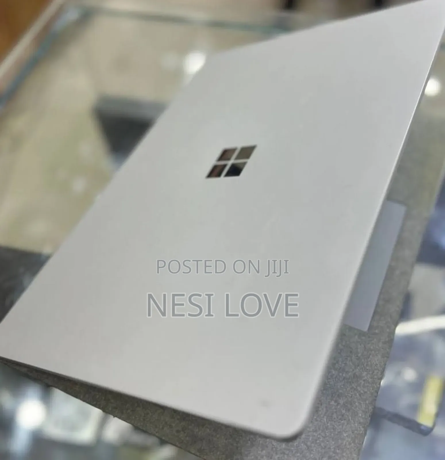 New Laptop Microsoft Surface 8GB Intel Core I5 SSD 256GB
