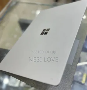New Laptop Microsoft Surface 8GB Intel Core I5 SSD 256GB