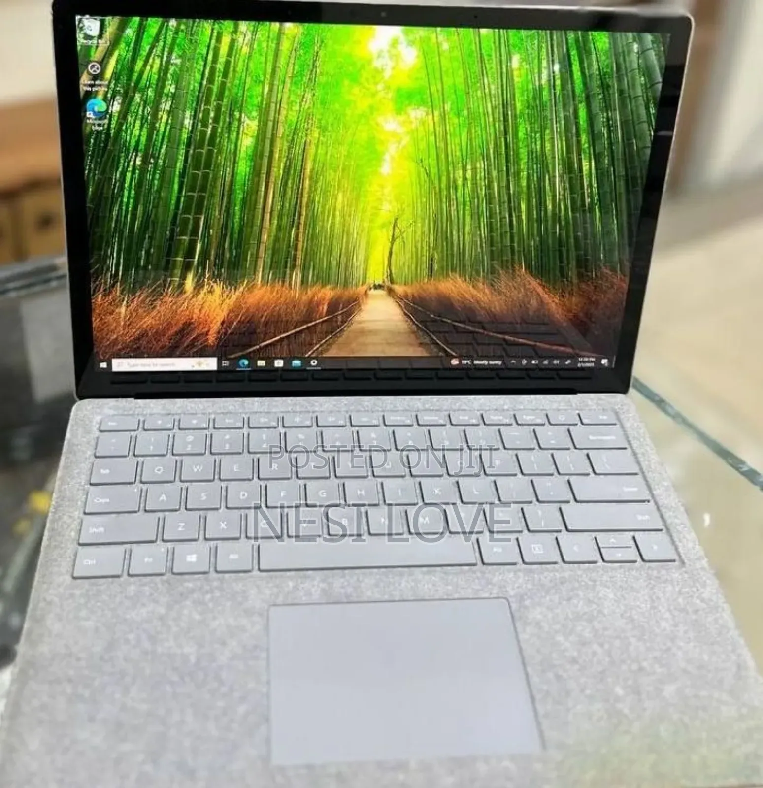 New Laptop Microsoft Surface 8GB Intel Core I5 SSD 256GB