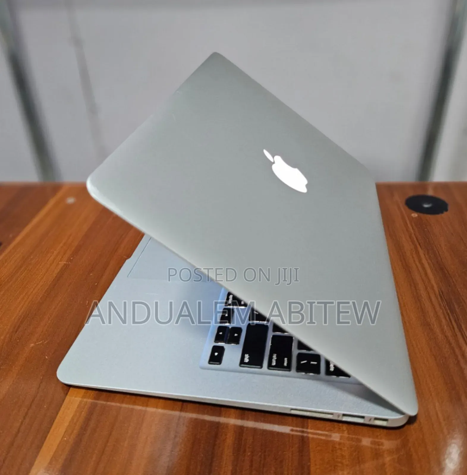 New Laptop Apple MacBook Air 2017 8GB Intel Core I5 SSD 128GB