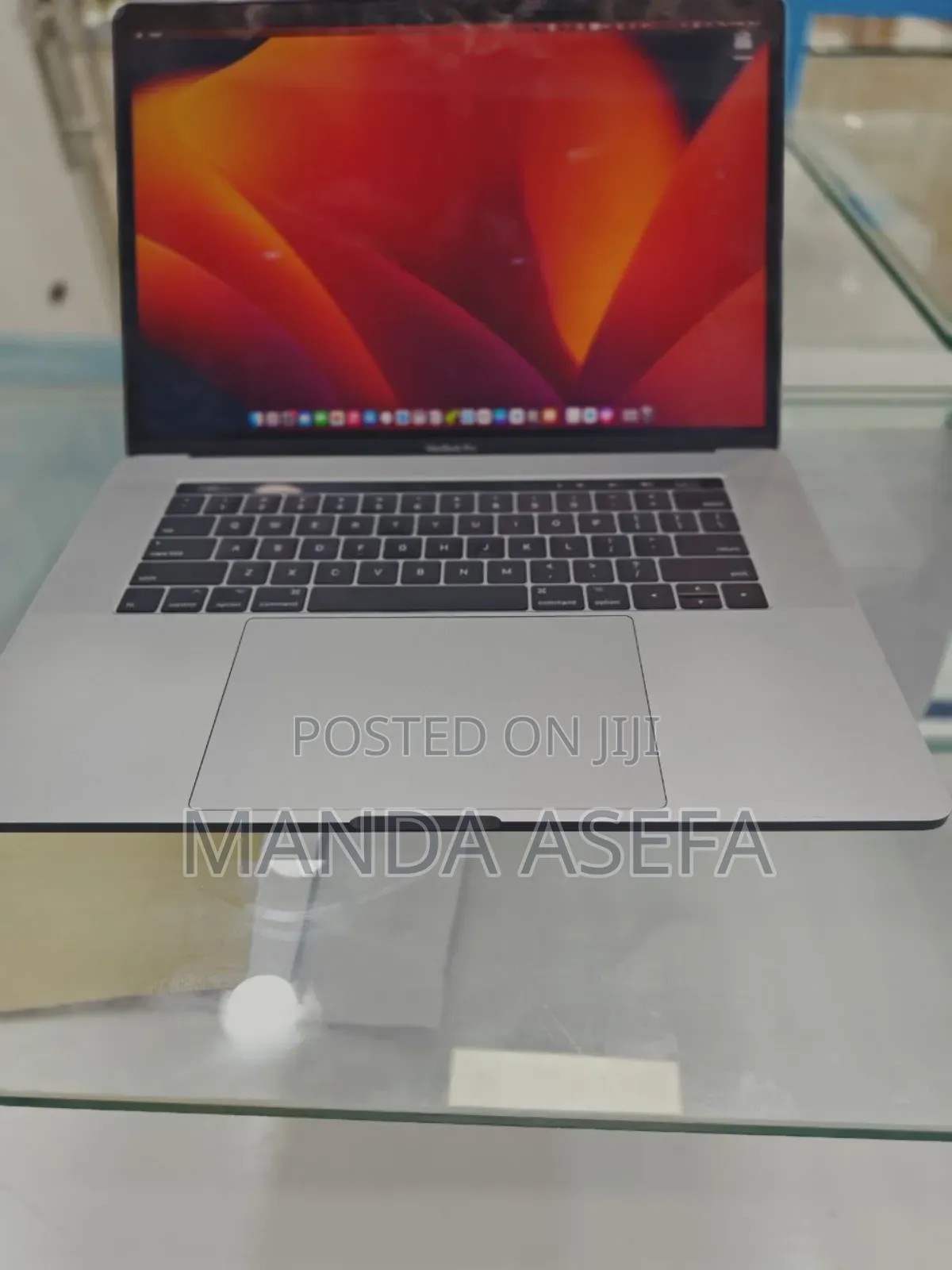 New Laptop Apple MacBook Pro 2019 16GB Intel Core I7 SSD 512GB