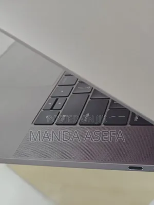 New Laptop Apple MacBook Pro 2019 16GB Intel Core I7 SSD 512GB